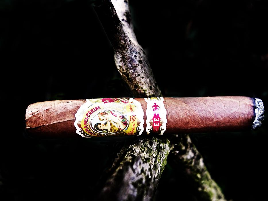 patterned cigarette