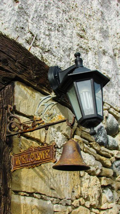 Welcome Sign Bell