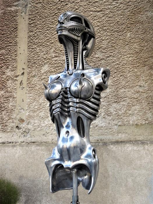 Art Sculpture Gyger