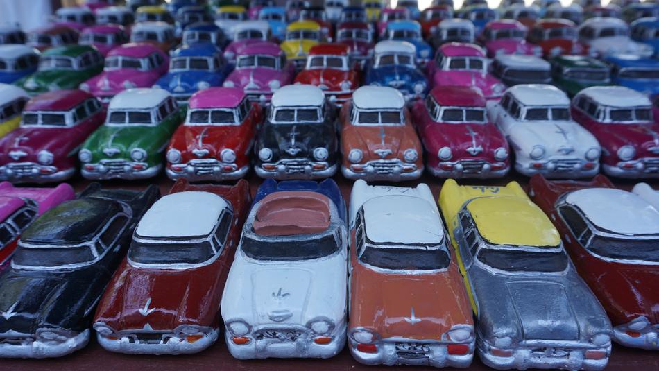 souvenir models of cars