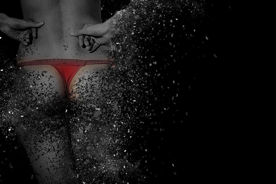 woman butt body art