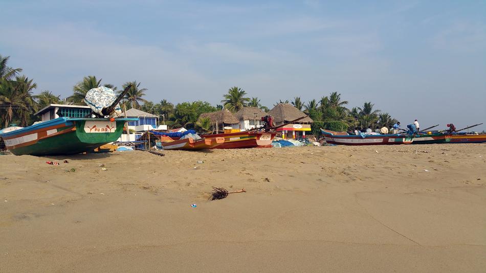 beach view of the houses