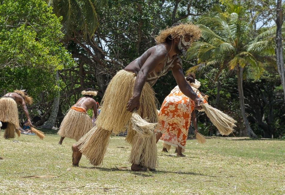 Papua Dance Tribe