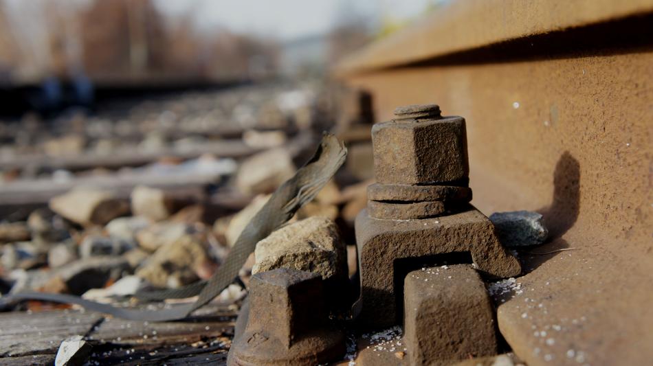 Track Train Screw