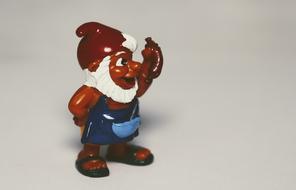 garden gnome figurine art