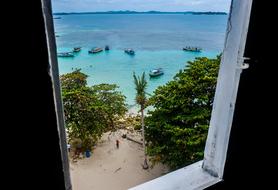 Beach Window Island