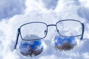 goggles for seeing in the snow