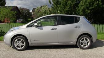 Car Nissan Leaf