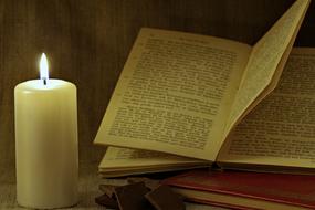Book Candle Read