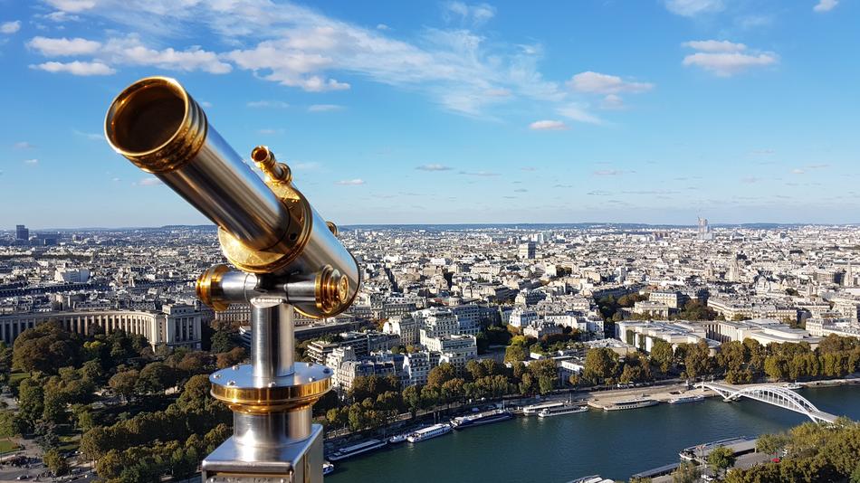 telescope on the eiffel tower in paris
