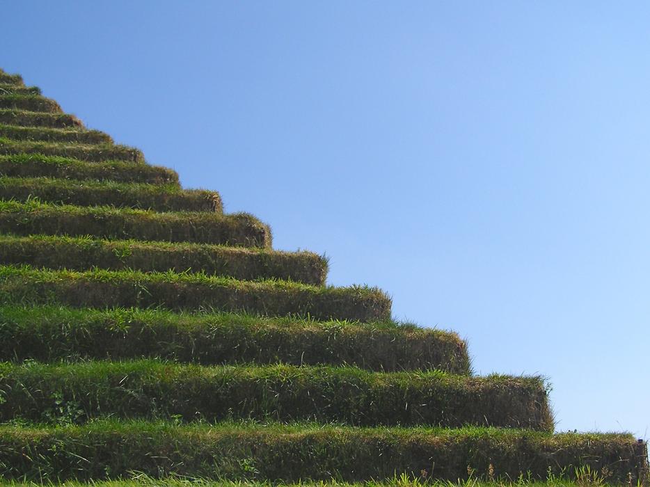 Green pyramid tourism