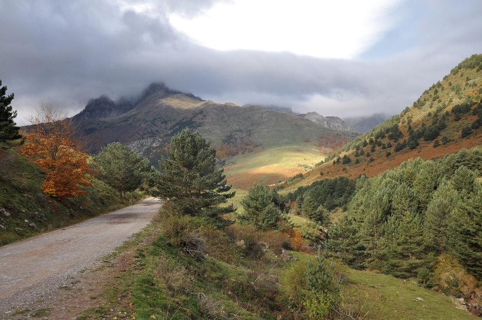 Mountain PyrÃ©nÃ©es Valley
