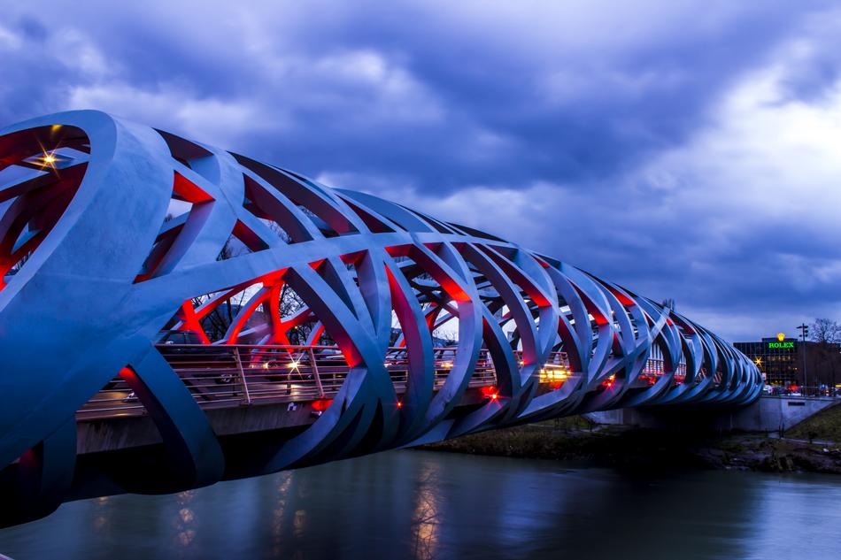 beautiful Geneva Bridge