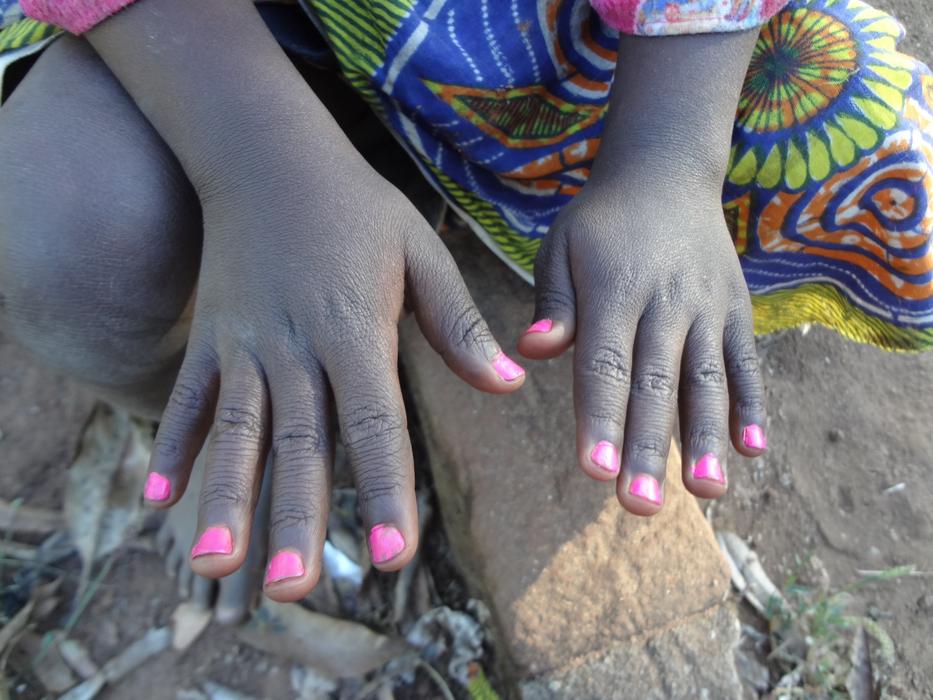 nails pink girl