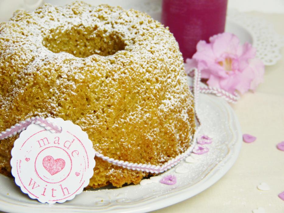 delicious powdered sugar cake