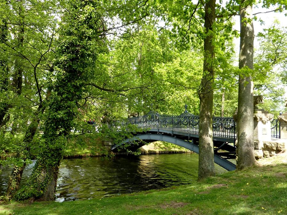 Bridge Liebesinsel Lake