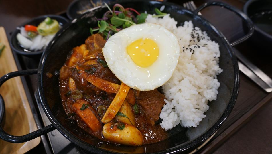 Fried rice with meat and egg