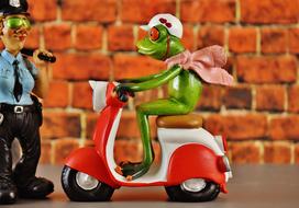 Vespa Roller Police