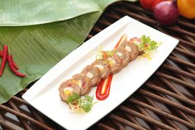 meat appetizers in sauce
