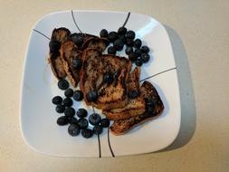 fried toast with berries