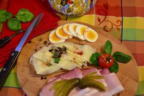 Cheese snack with ham