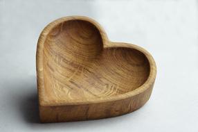 heart tree plate