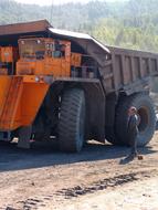Dumper Gigantic Proportions Car