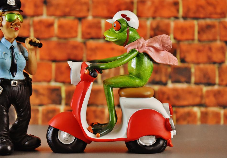 Vespa Roller Police