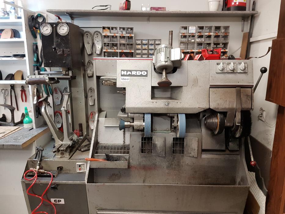 Grinding Machine Replace Shoes