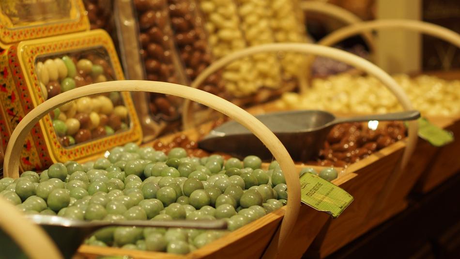 Store Confectionery Chocolate