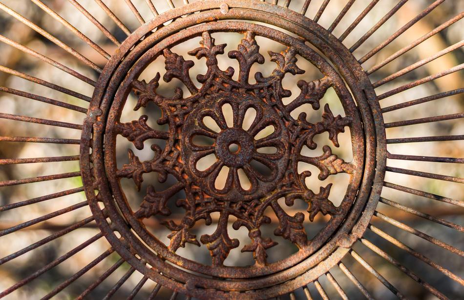 Steel Art Round District decor