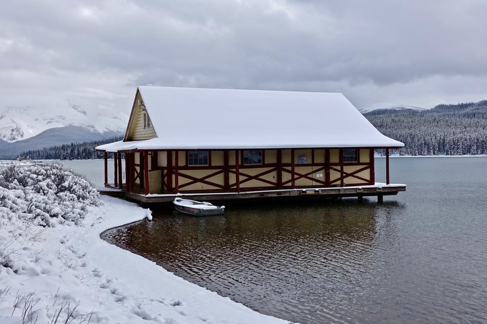 Cottage Winter Snow