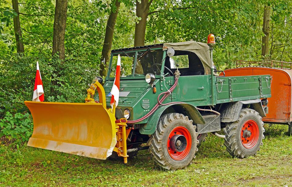 Unimog Snowplow Oldtimer