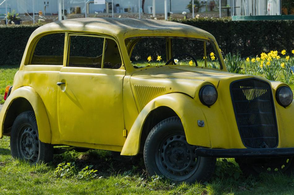 Auto Oldtimer Osterglocken