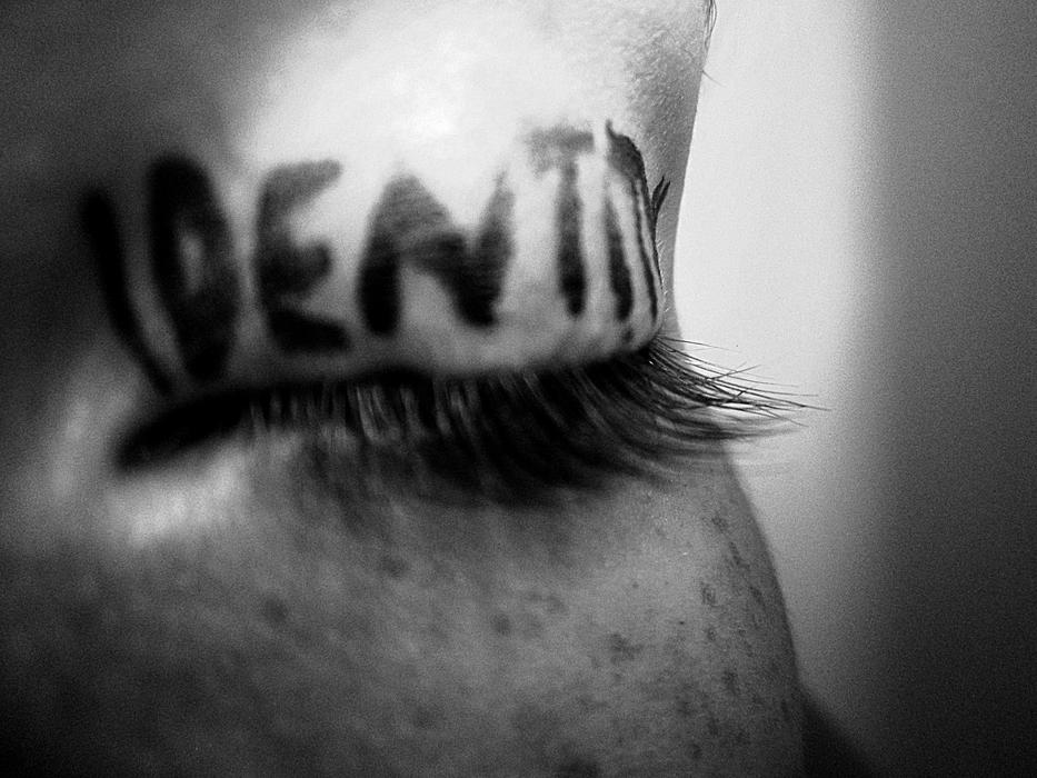 Identity Eye Freckles