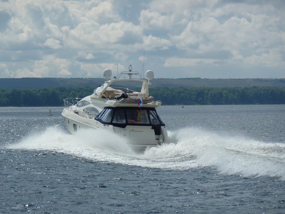 Speed Boat Irina sailing