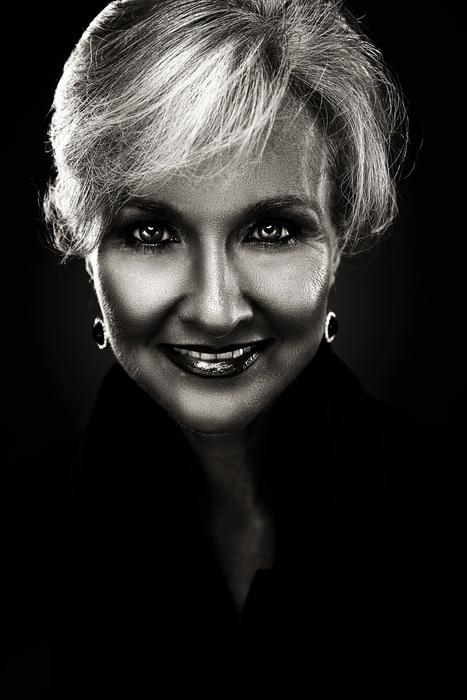 woman portrait black and white