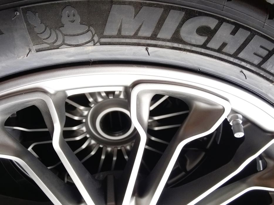 Porsche aluminum wheel