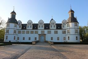 Neuhaus Paderborn Building