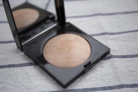 Bronze highlighter with mirror