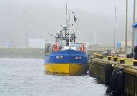 Port Fishing Boat Fog Early