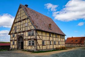 goodly Neu-Anspach House