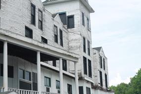 Mineola Hotel - a historic hotel, located in Illinois