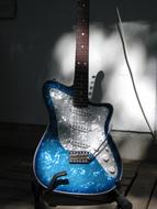 Guitar White blue