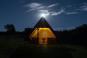 Night Moon Hut Rest