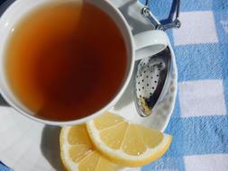 hot tea with lemon