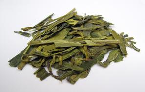 chopped tea leaves