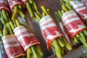 beans wrapped in bacon