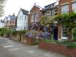 traditional English architecture of the Victorian era