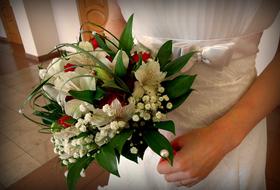 The bride's white bouquet